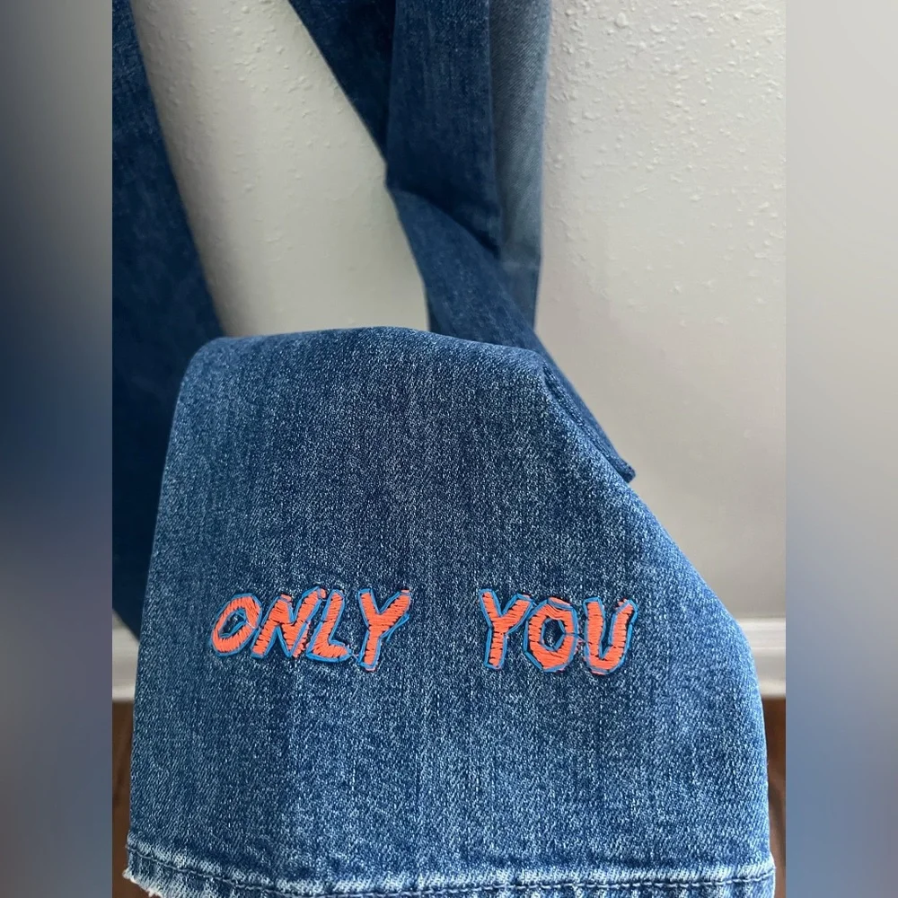 Mother The Rambler Sneak Embroidered Jeans in Running With Scissors Size 24 New - Picture 12 of 15